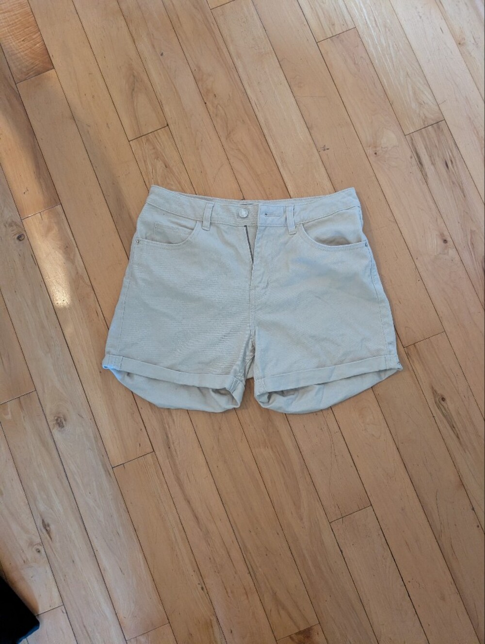 Vero Moda Cream Roll-Hem Jean Shorts